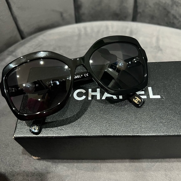 Chanel Pearl Sunglasses 5132-H Black - Picture 14 of 17